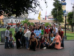 Partial group picture in Parque Kennedy, Miraflores, Lima.