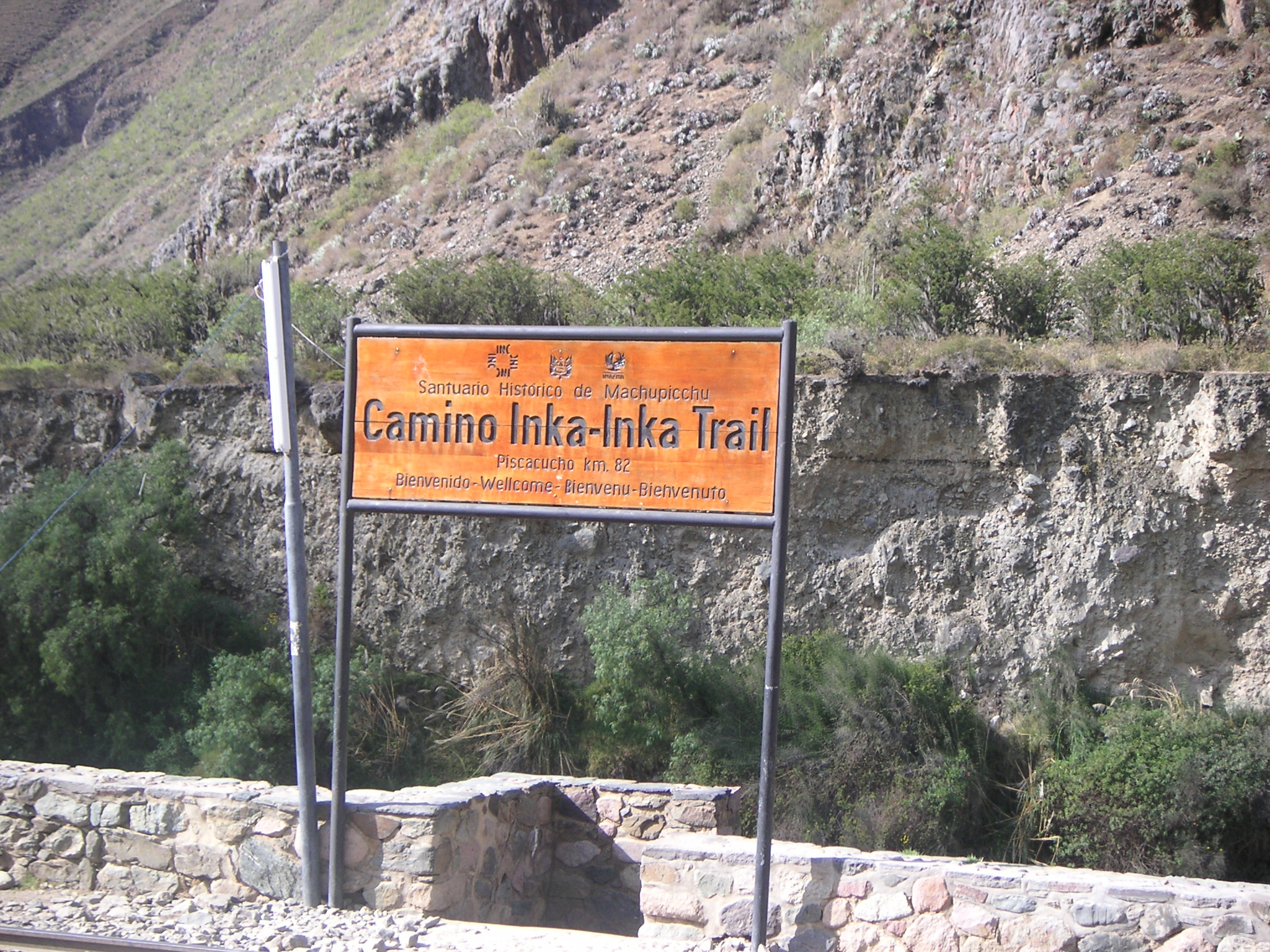 A sign indicating the Inca Trail.