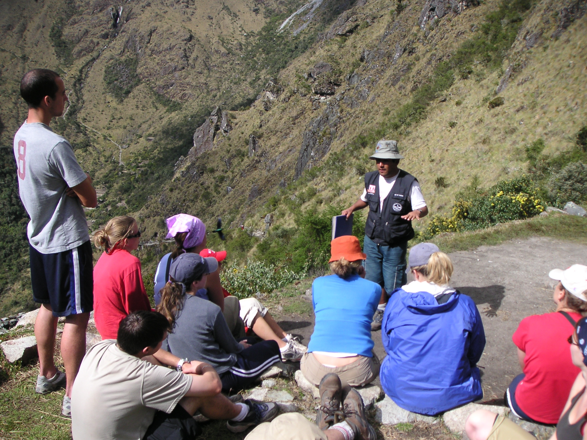 One of our guides from Pachamama Tour Expeditions gives a lecture.