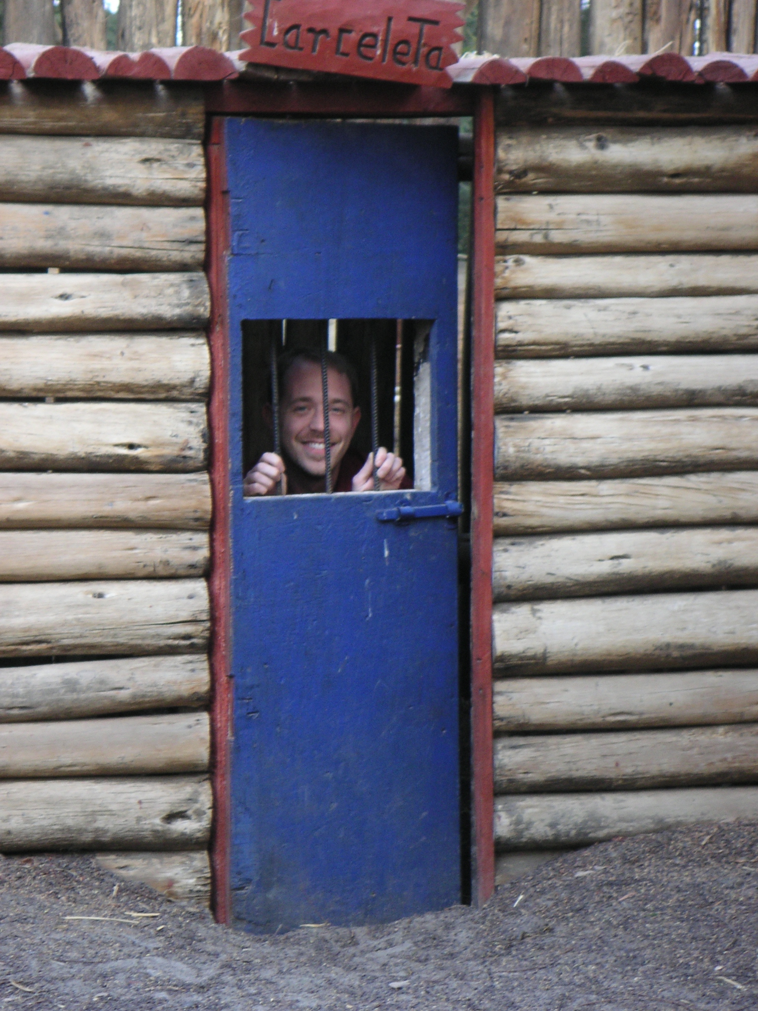 Jason is in the "carceleta" (jail) at the Hotel-Hacienda Ocucaje.