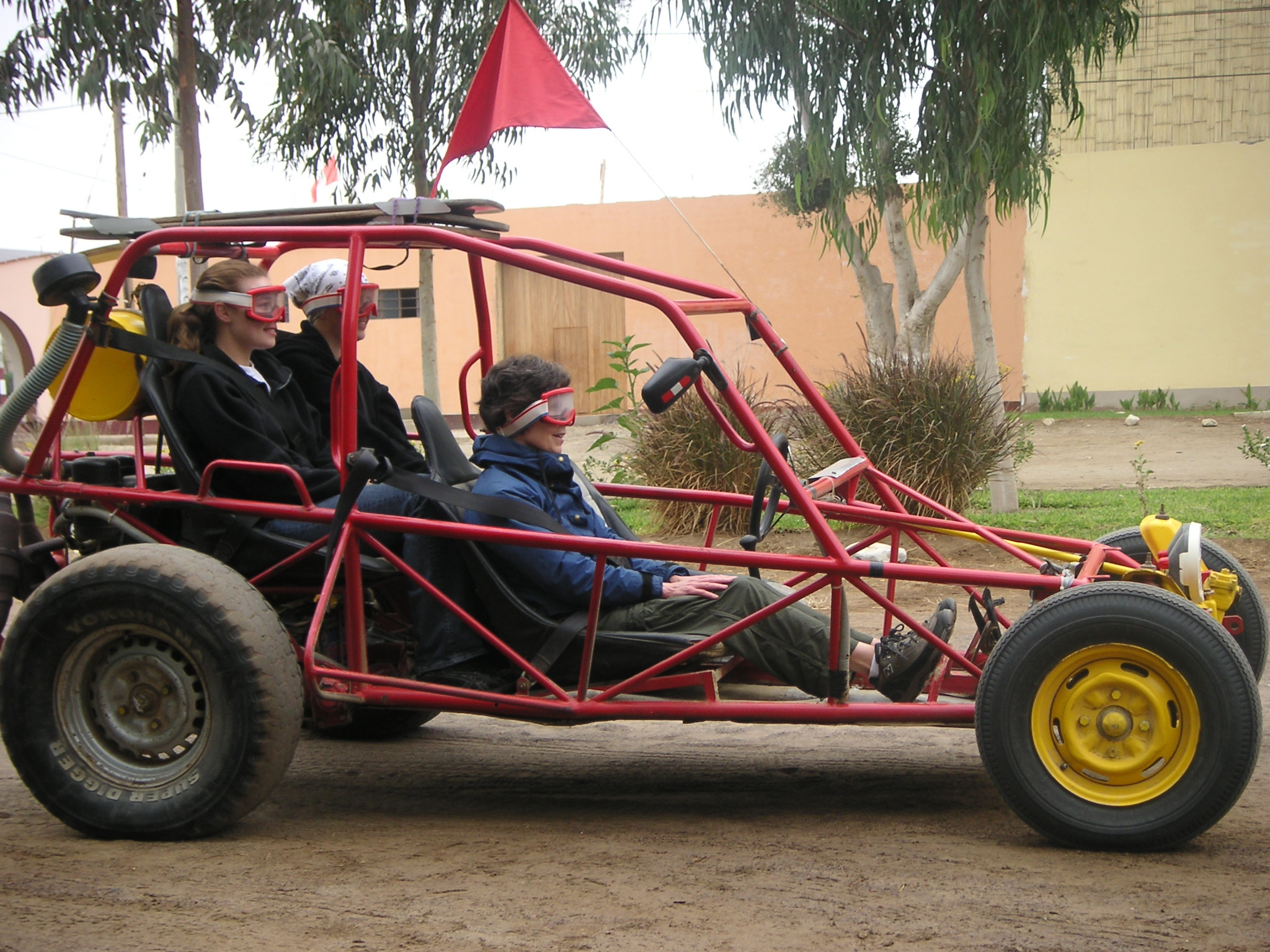 Olga, Marianne, and Megan just before the dune buggy ride through the desert (Hotel-Hacienda Ocucaje, Ica).