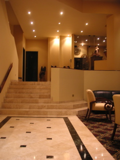 The lobby of the 5-star Holiday Inn in Miraflores.