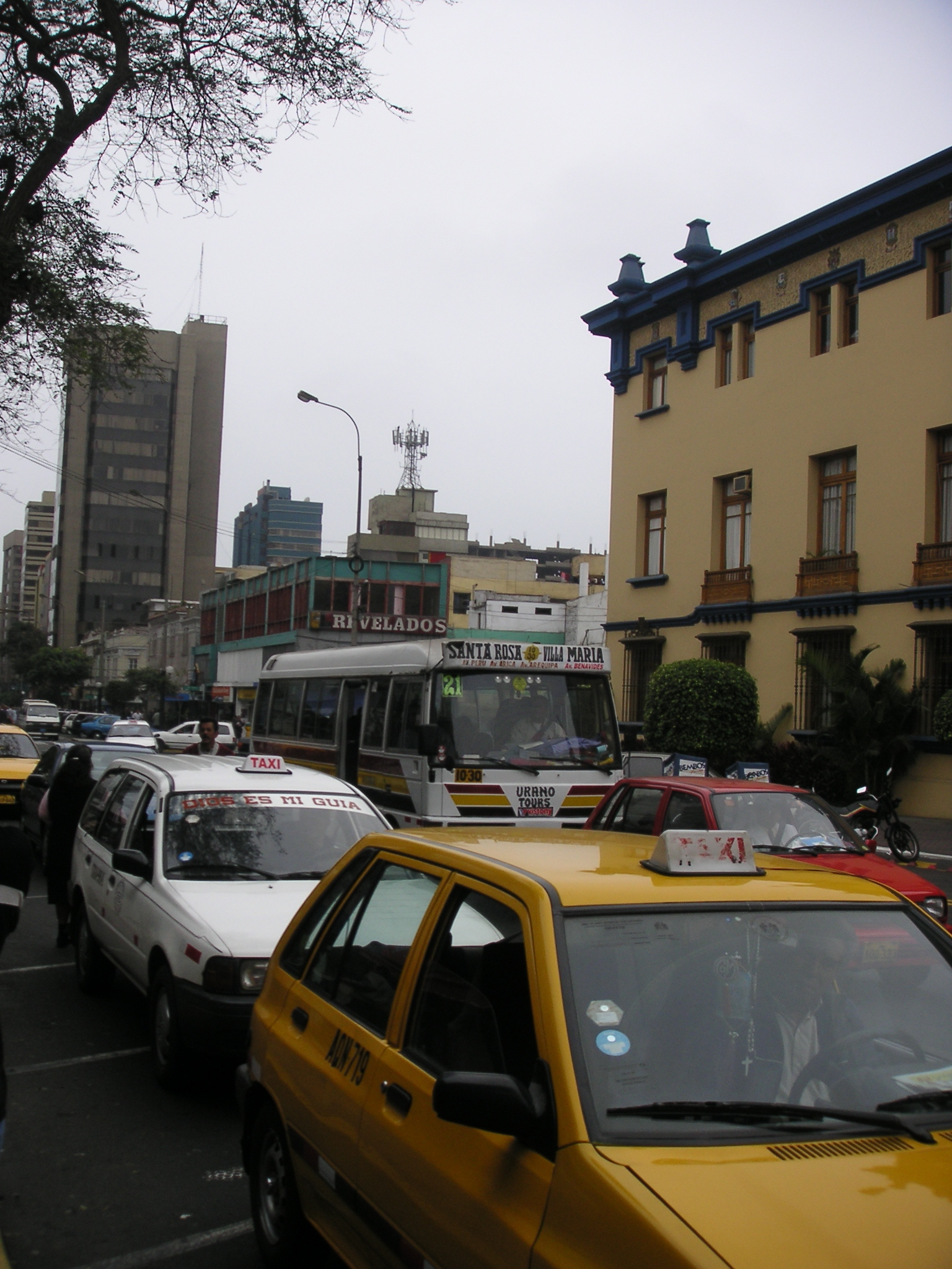 The streets in Miraflores, near our classroom.