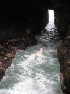 The tunnel where the waves come through, Pucusana.