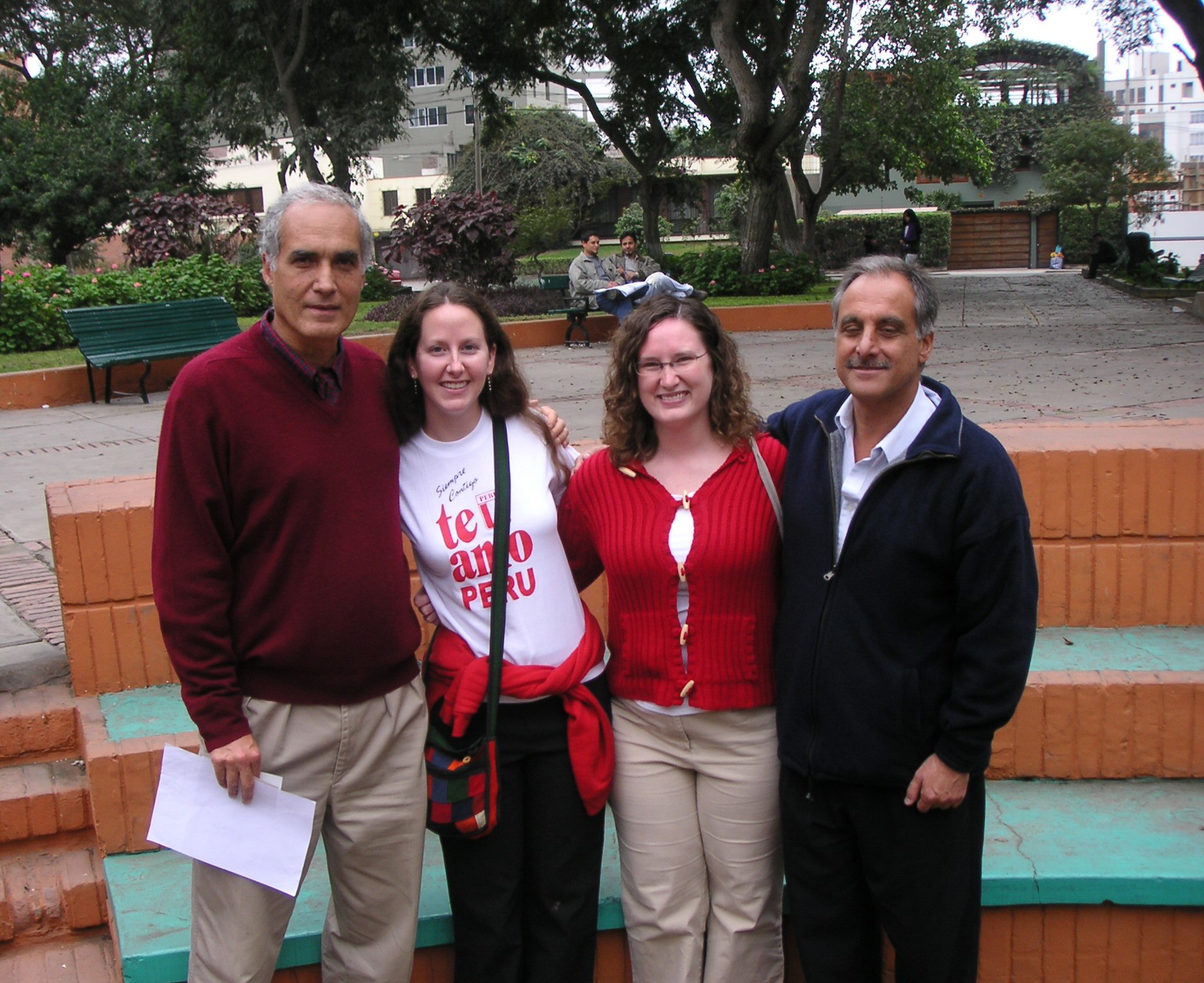 Carlos, Jenn, Janet, and Guillermo, Parque Roosevelt.